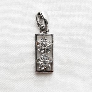90s vintage: floral pendant